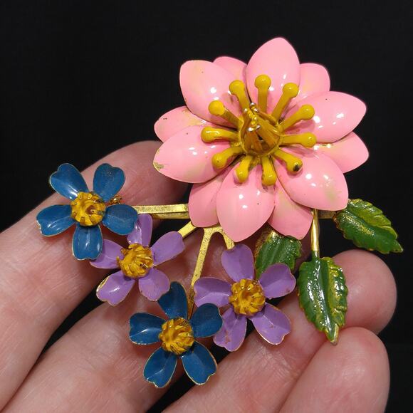 Vintage Enamel Floral Brooch, Pink Blue Lavender Gold, 1960s Jewelry - Picture 10 of 10